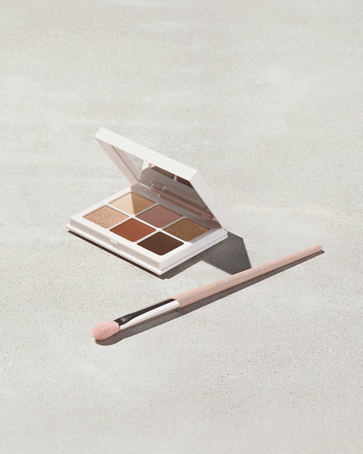 Plush Eyeshadow Brush 240