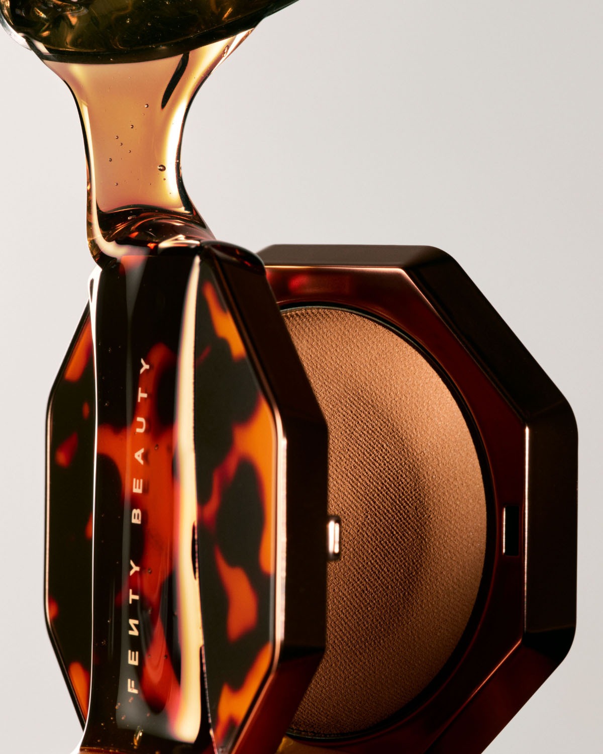 Sun Stalk’r Soufflé Pressed Mousse Cream Bronzer — Maple Glaze