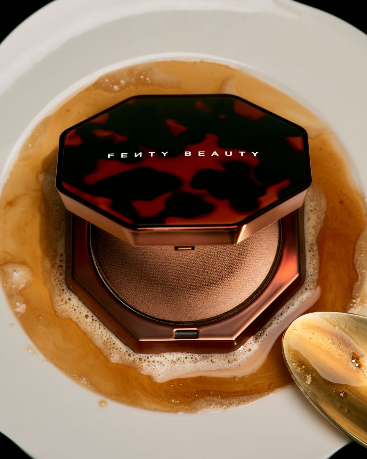 Sun Stalk’r Soufflé Pressed Mousse Cream Bronzer — Brown Butt’r